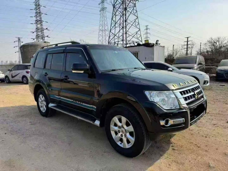 青岛19年三菱帕杰罗3