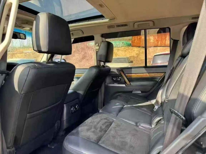 青岛19年三菱帕杰罗5