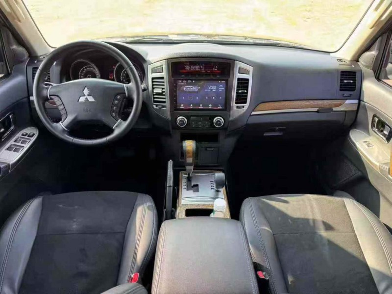 青岛19年三菱帕杰罗7