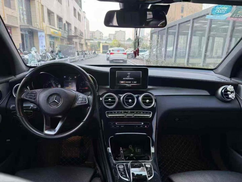 衡阳19年奔驰GLC5