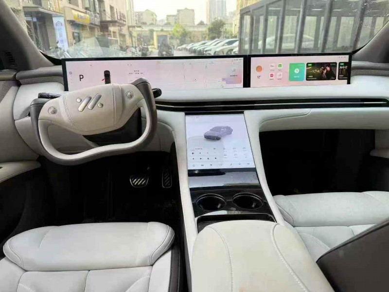 常德24年智己LS75