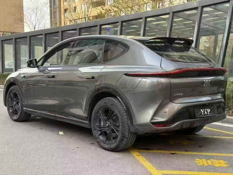 常德24年智己LS77