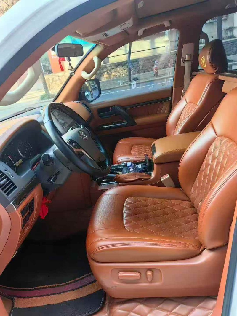 宜昌18年丰田兰德酷路泽4