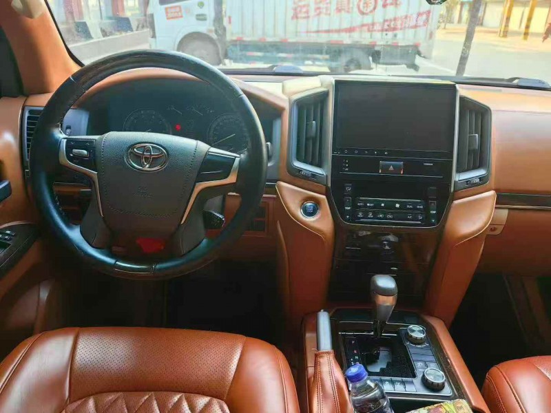 宜昌18年丰田兰德酷路泽5