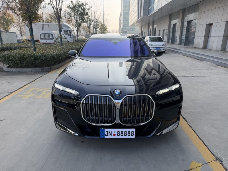 济宁24年宝马7系1