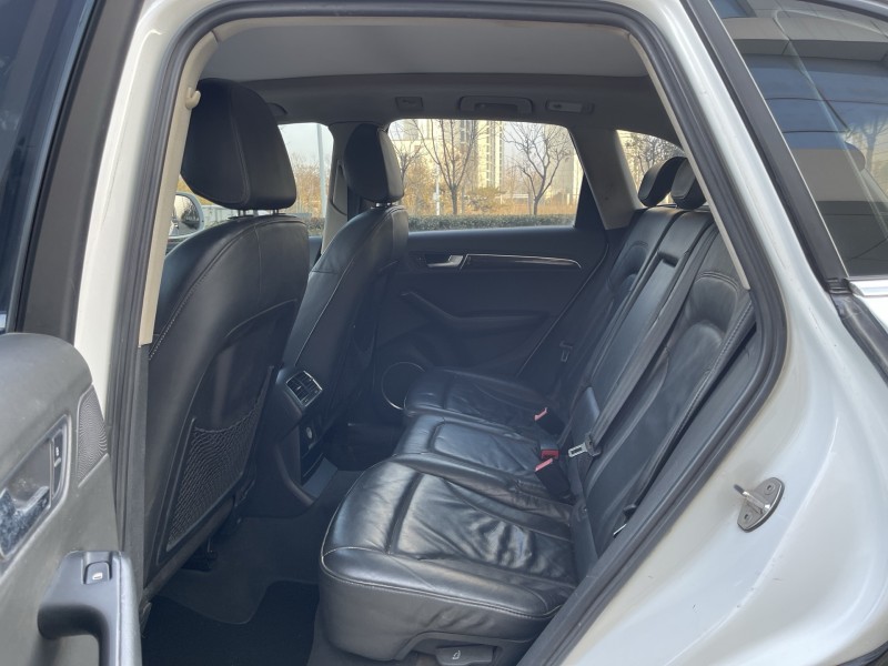 济宁12年奥迪Q56