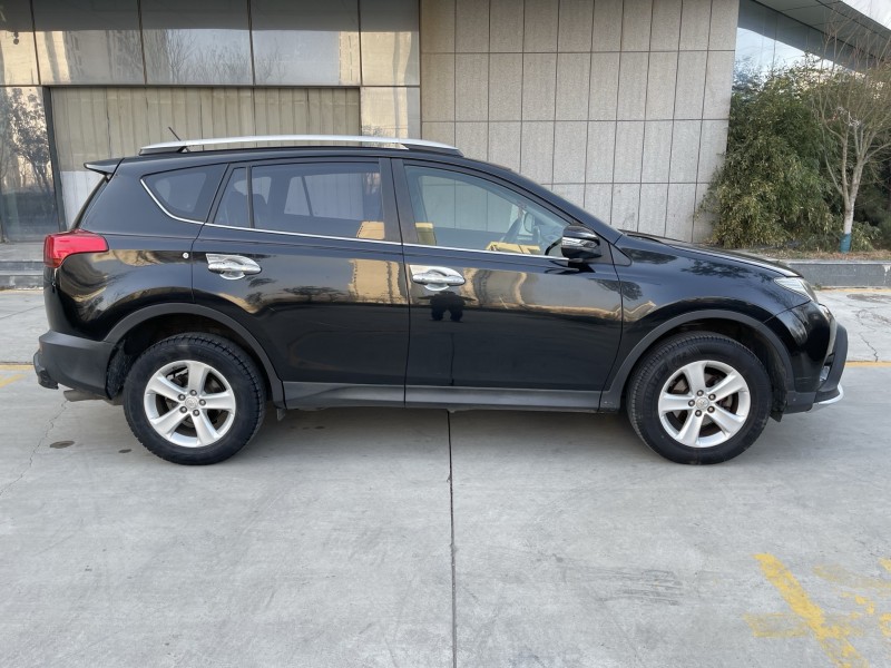 济宁14年丰田RAV48