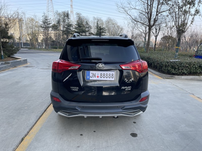 济宁14年丰田RAV49