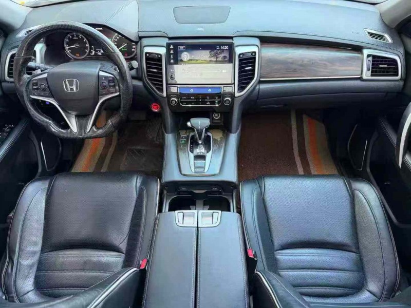 济宁18年本田URV4