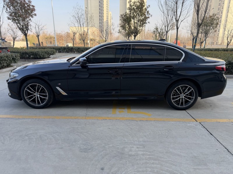 济宁22年宝马5系7