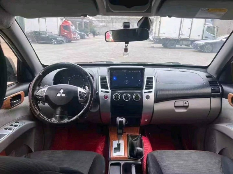 临沂12年三菱帕杰罗·劲畅7