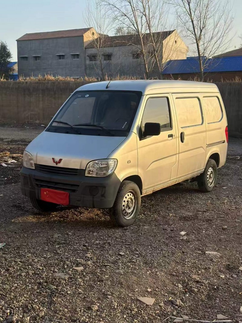 鹤壁22年五菱汽车宏光2