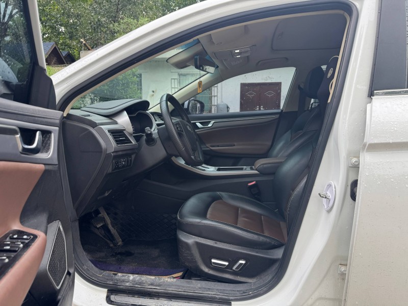 郑州19年吉利帝豪3