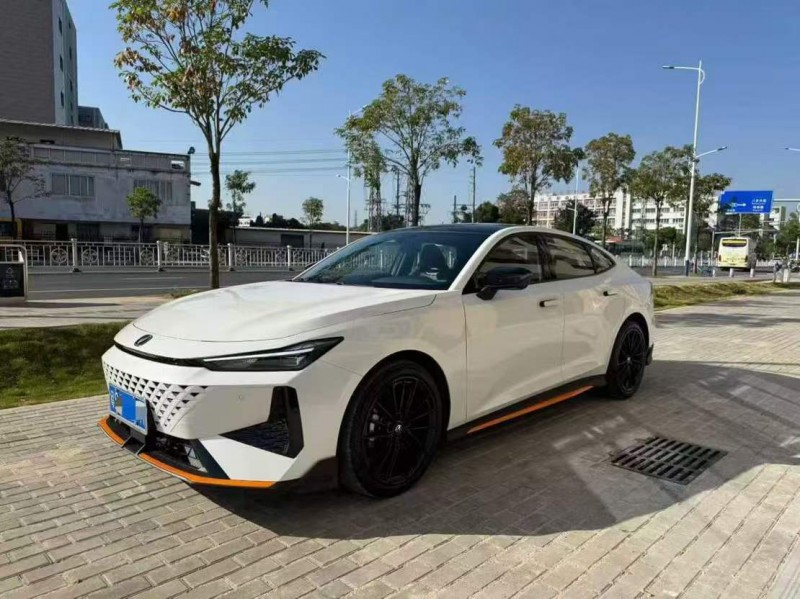 东莞25年长安汽车UNI3