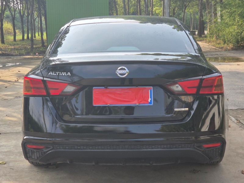 郑州22年日产天籁3