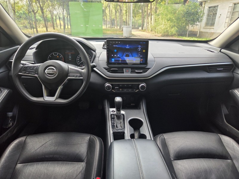 郑州22年日产天籁6