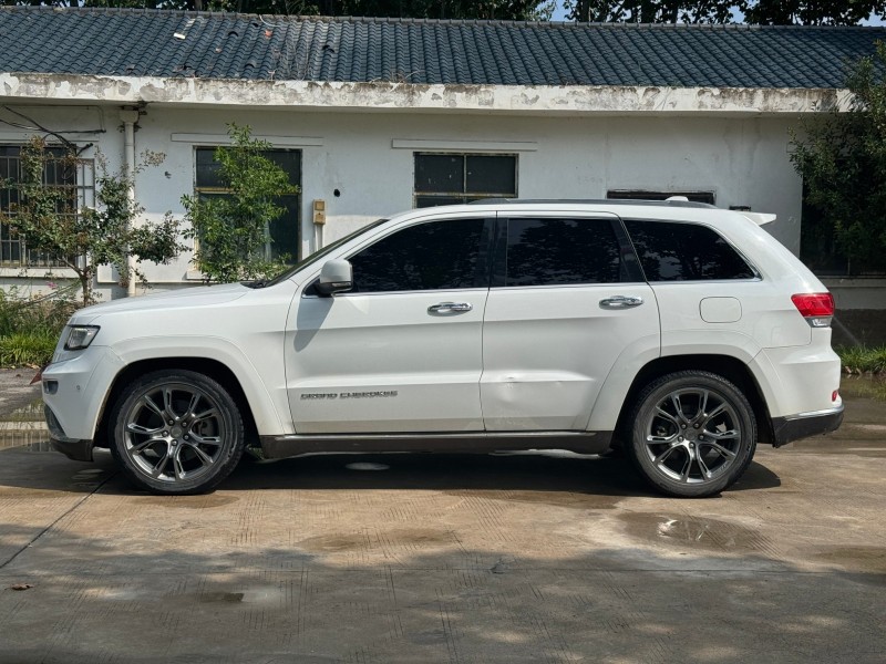郑州15年Jeep大切诺基5