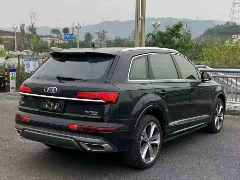 重庆21年奥迪Q78