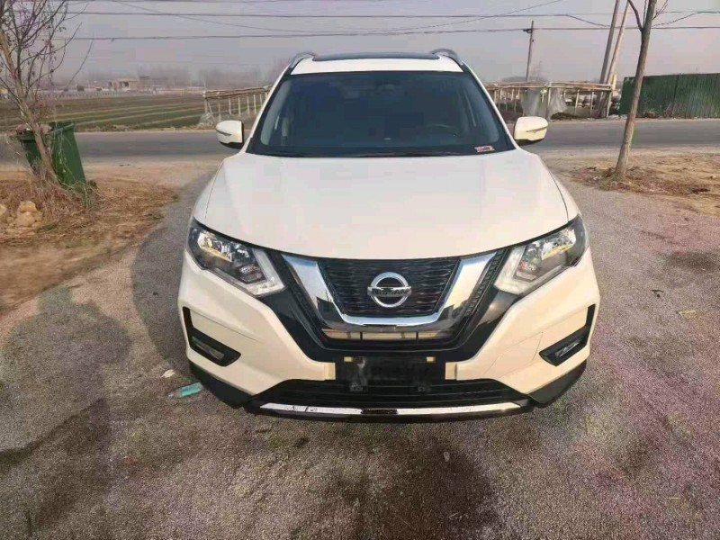 唐山22年日产奇骏1