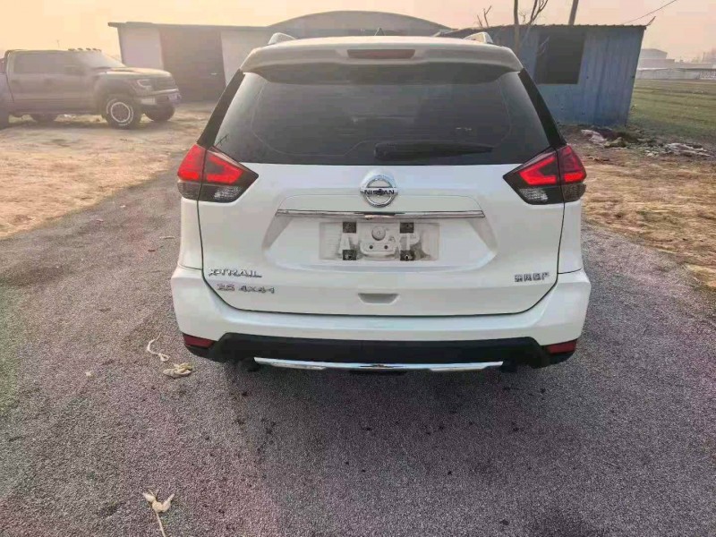 唐山22年日产奇骏4