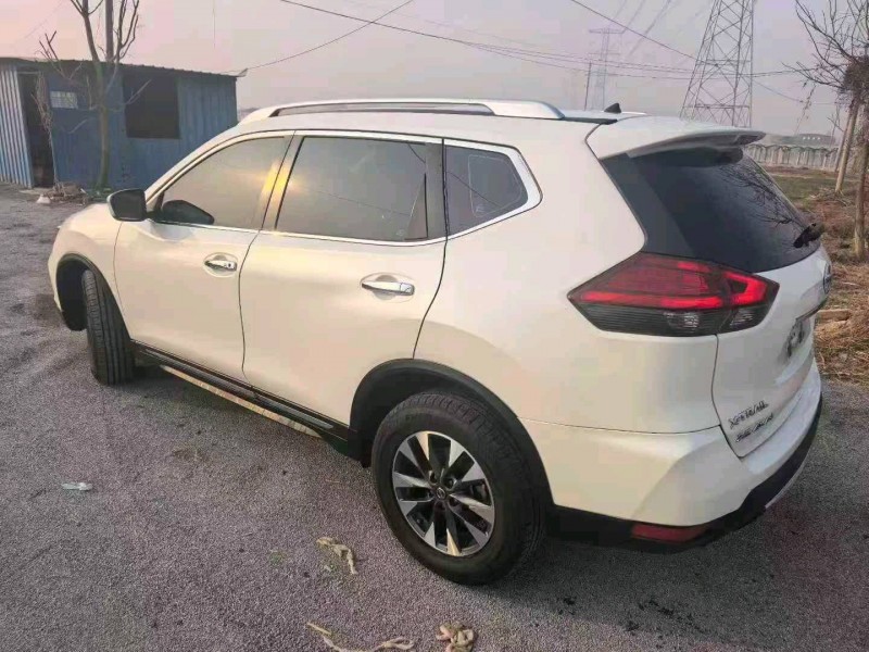 唐山22年日产奇骏7