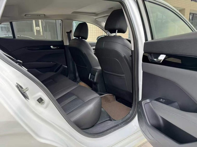 广州20年东风奕炫8