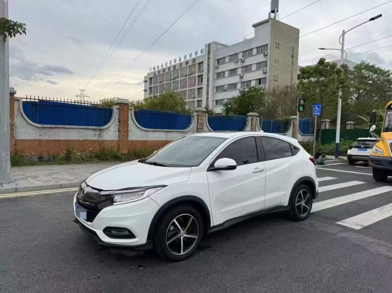 广州21年本田缤智3