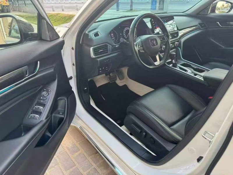 广州22年本田雅阁7