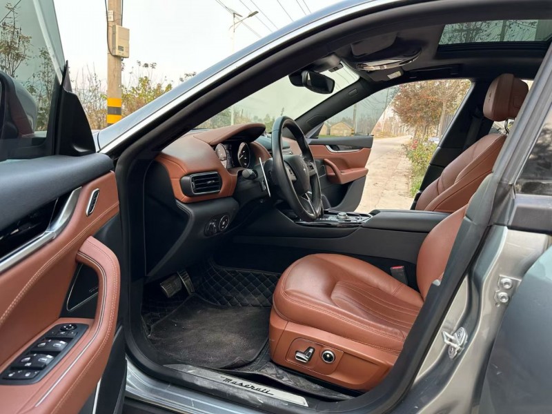 徐州23年玛莎拉蒂Levante5