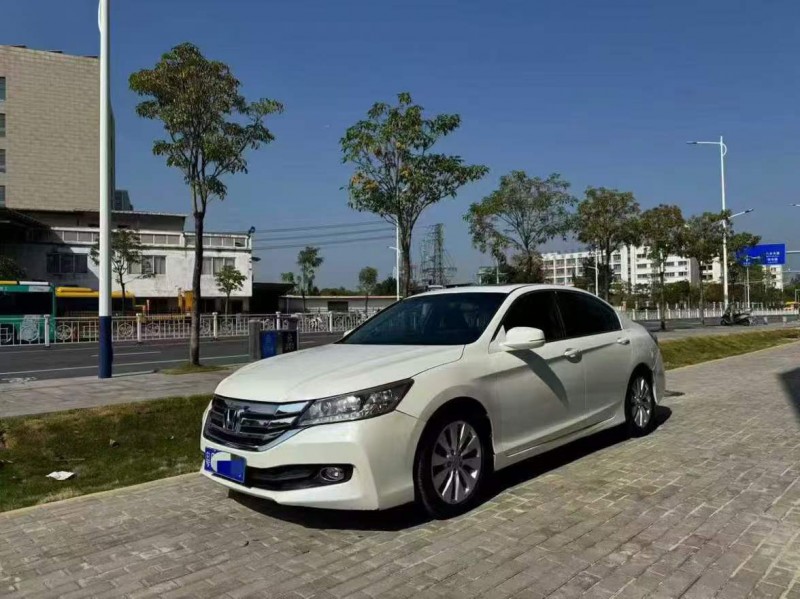 广州14年本田雅阁2