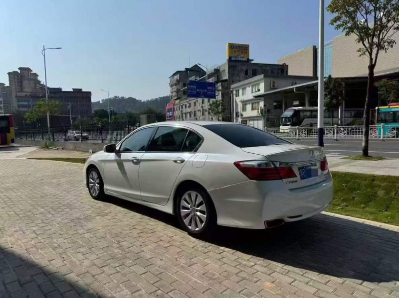 广州14年本田雅阁5
