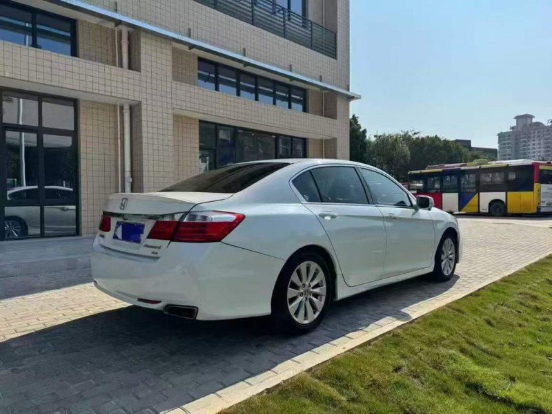 广州14年本田雅阁6