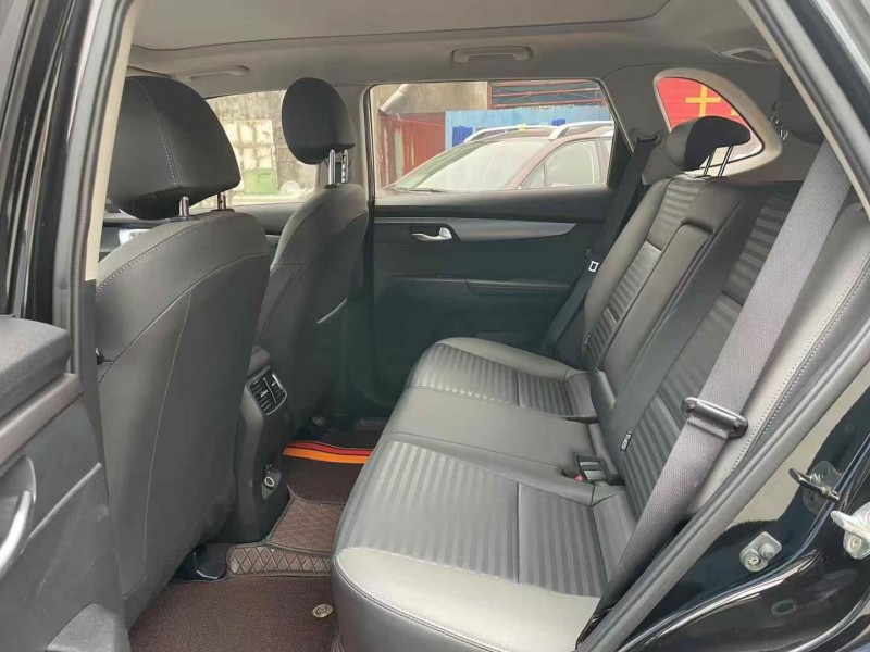 泰安20年起亚智跑6