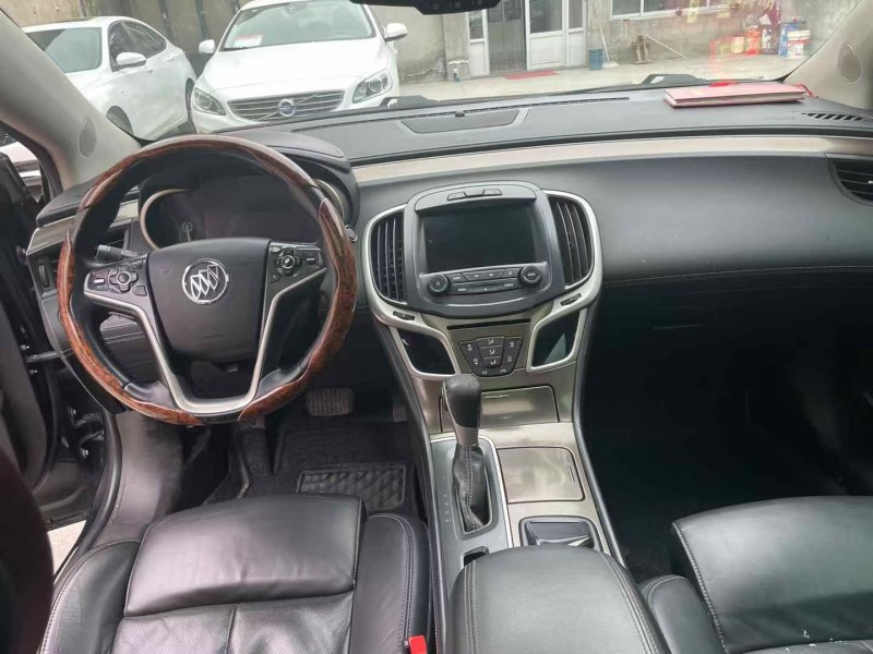 泰安14年别克君越8