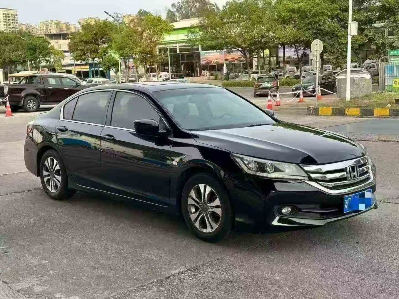 湛江16年本田雅阁3