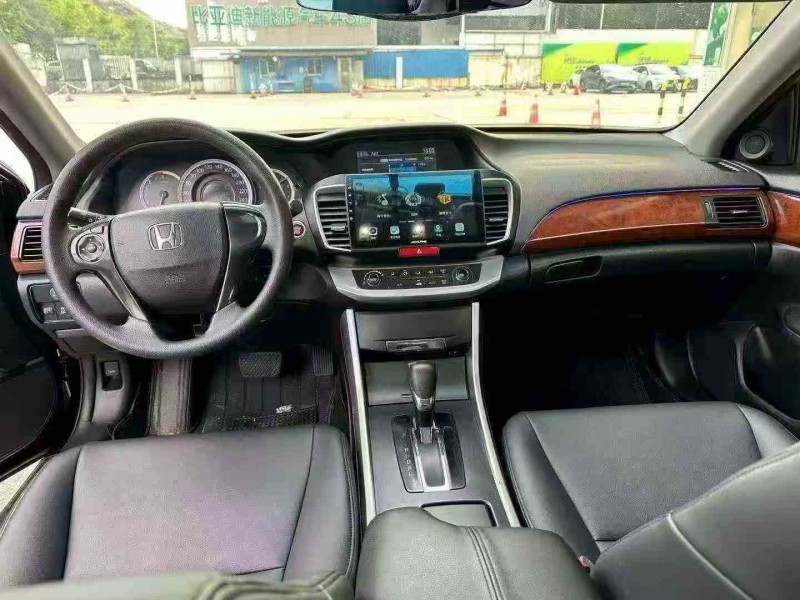 湛江16年本田雅阁5