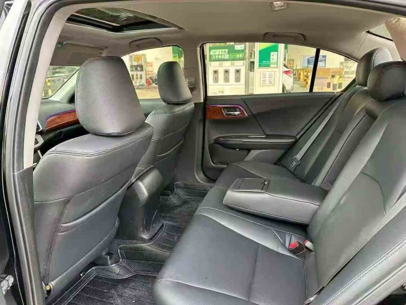 湛江16年本田雅阁6