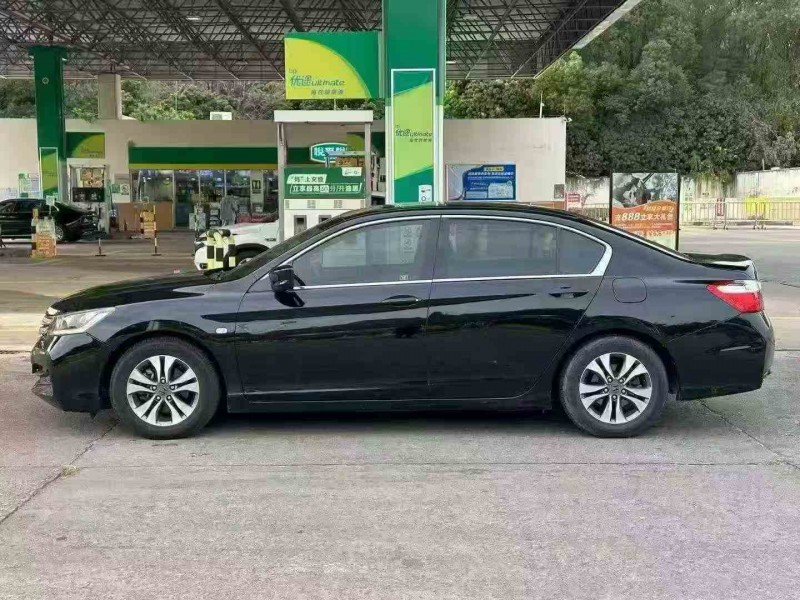 湛江16年本田雅阁7