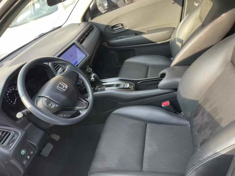 泰安21年本田缤智8