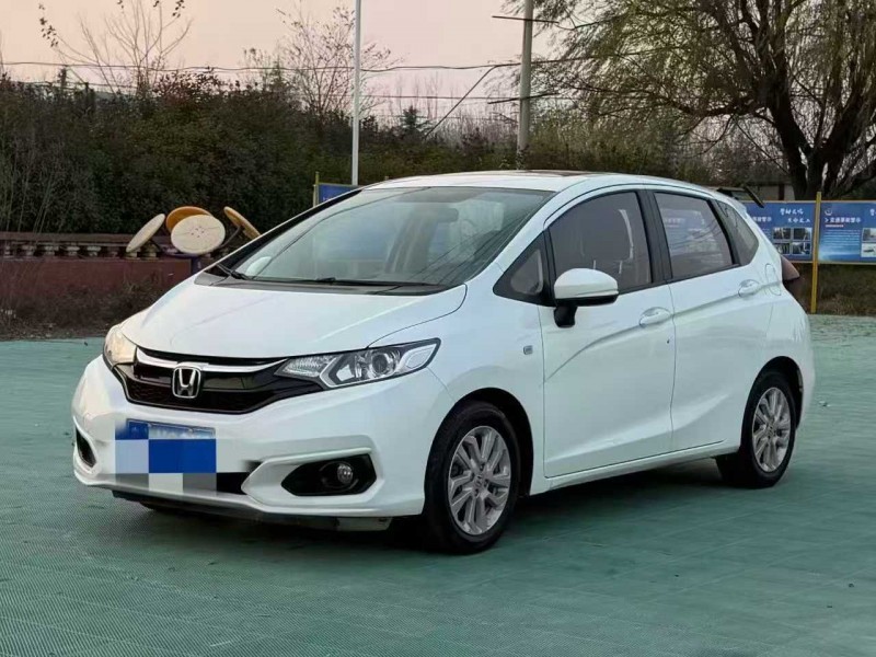 青岛18年本田飞度3