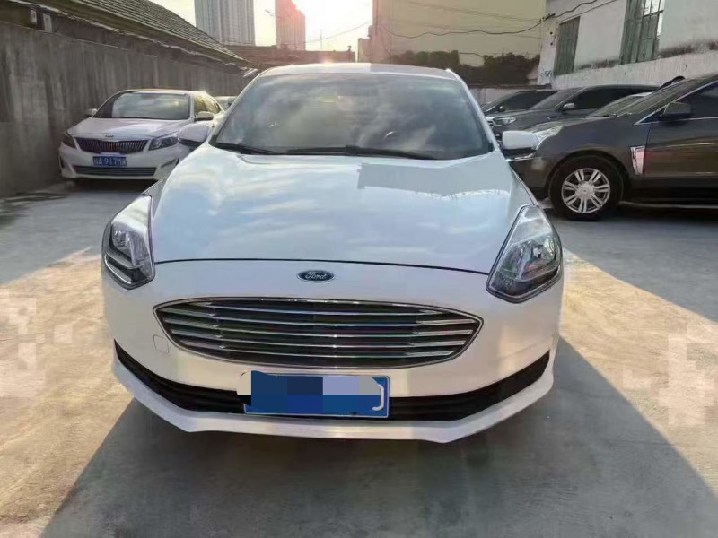 泰安19年福特福克斯1