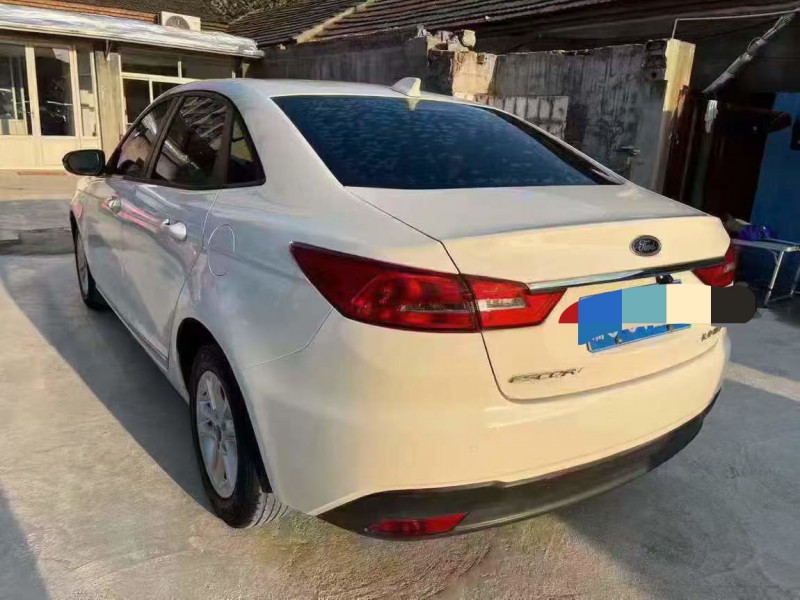 泰安19年福特福克斯3