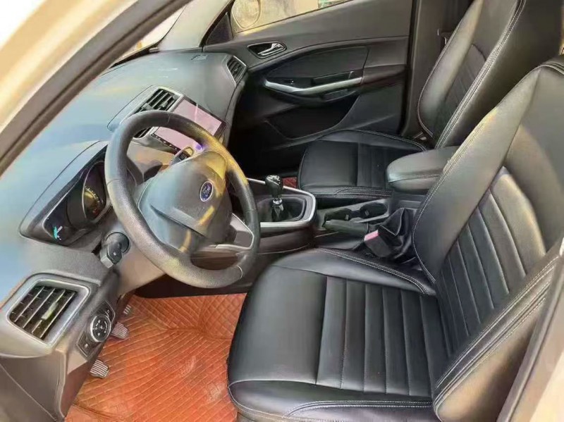 泰安19年福特福克斯7