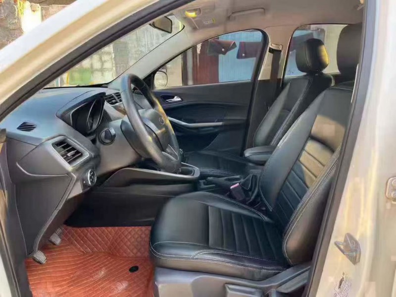 泰安19年福特福睿斯9