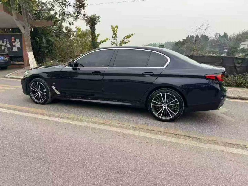 重庆23年宝马5系8