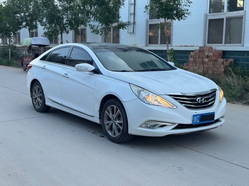 新乡15年现代索纳塔3