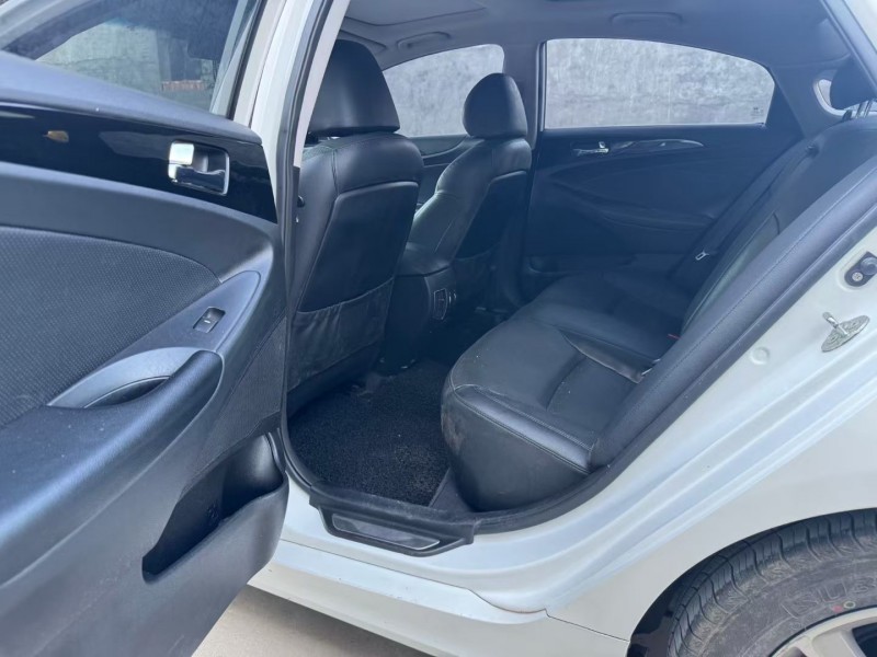 新乡15年现代索纳塔7