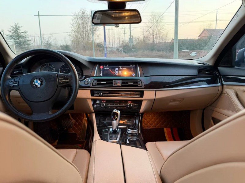 青岛13年宝马3系4