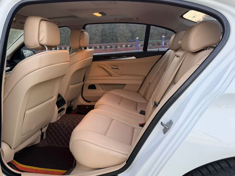 青岛13年宝马3系5