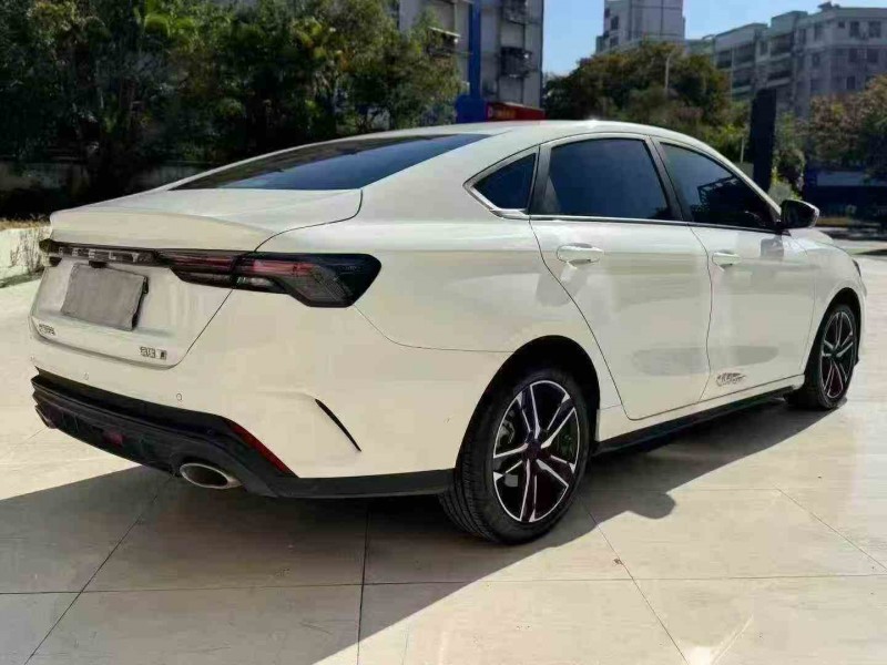 湛江25年吉利缤瑞7